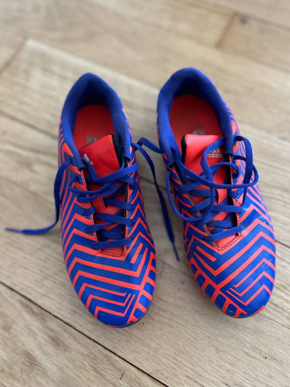 Adidas Kid's Soccer Cleats Predator Instinct FG Solar Red size 7 1/2